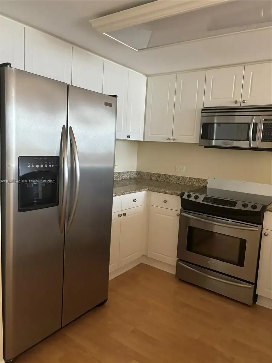 19501 W Country Club Dr # 1611, Aventura FL 33180 photo 2