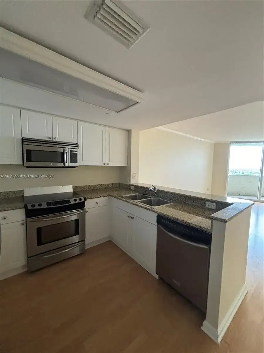 19501 W Country Club Dr # 1611, Aventura FL 33180 photo 3