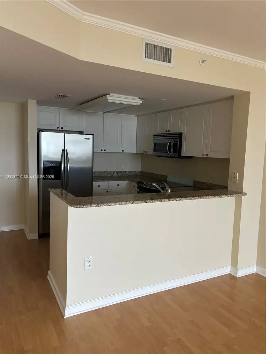 19501 W Country Club Dr # 1611, Aventura FL 33180 photo 4