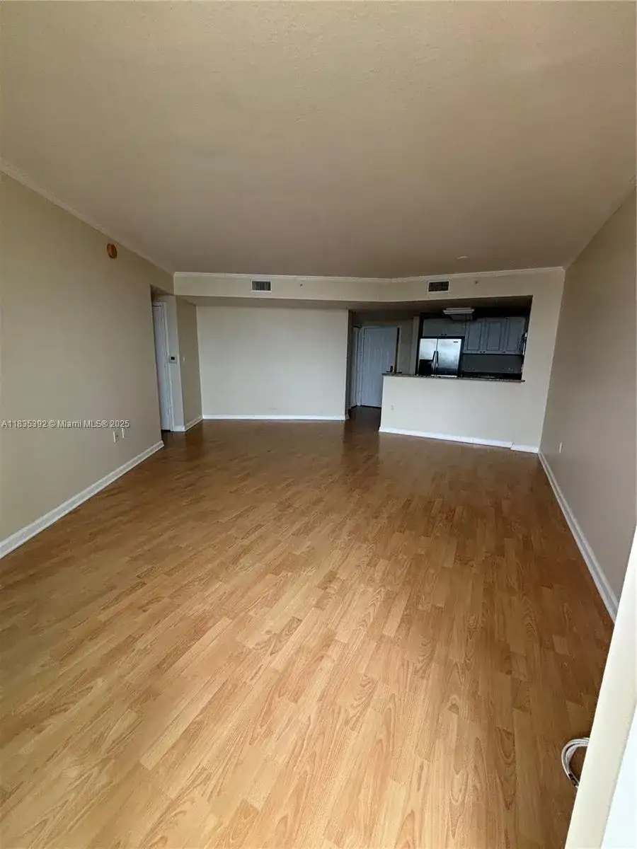 19501 W Country Club Dr # 1611, Aventura FL 33180 photo 5