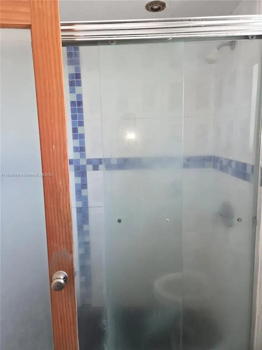 400 Kings Point Dr # 401, Sunny Isles Beach FL 33160 photo 3