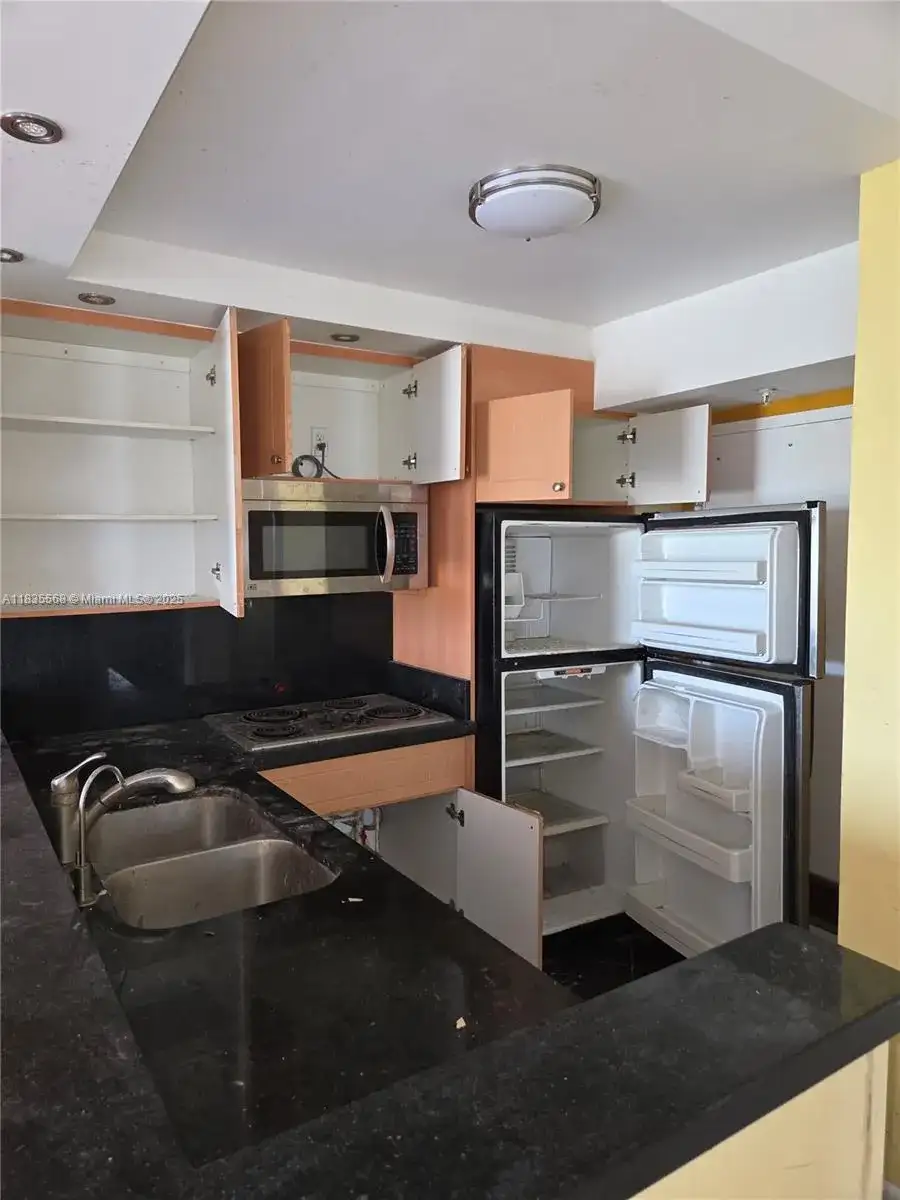 400 Kings Point Dr # 401, Sunny Isles Beach FL 33160 photo 4