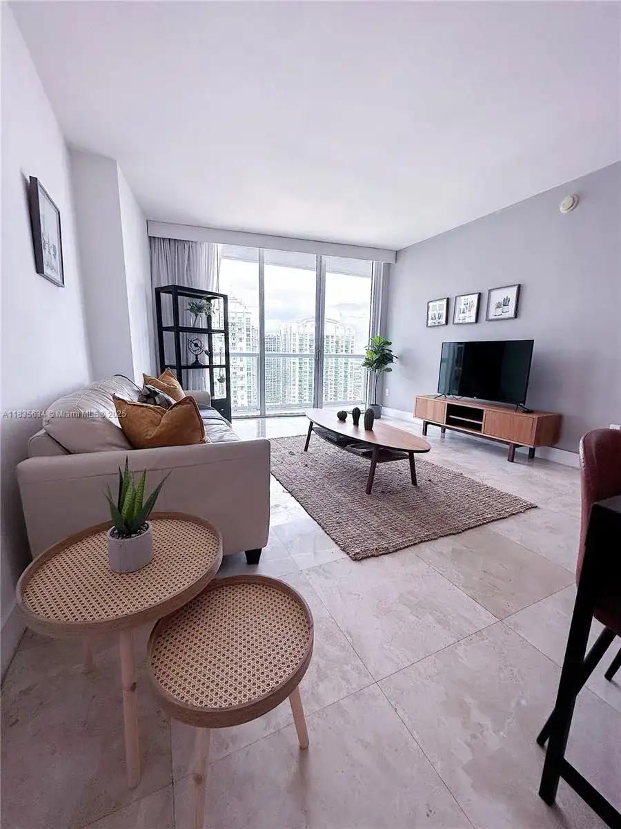 485 Brickell Ave # 3606, Miami FL 33131 photo 4