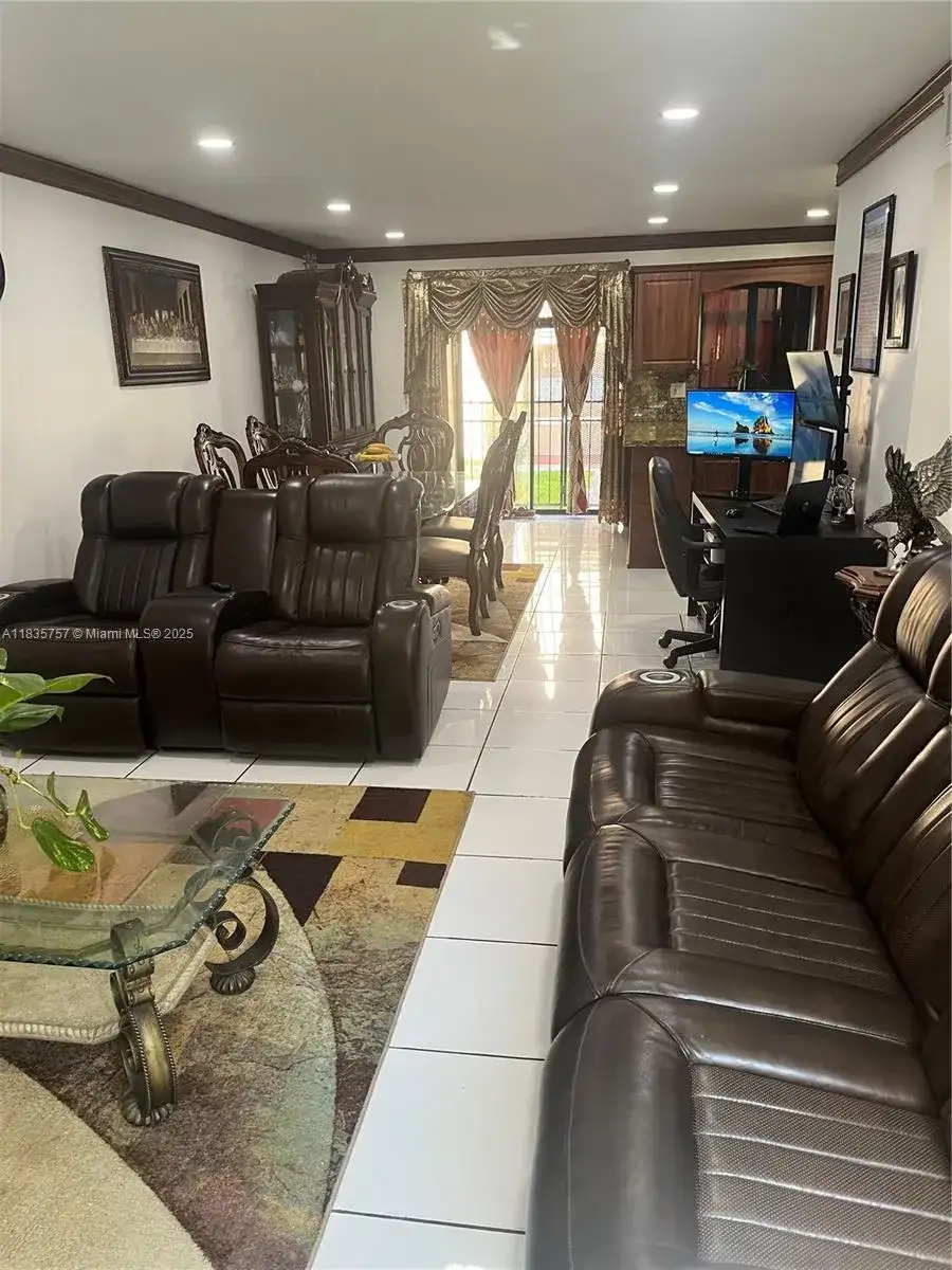 10851 SW 2nd St # K111, Sweetwater FL 33174 photo 3