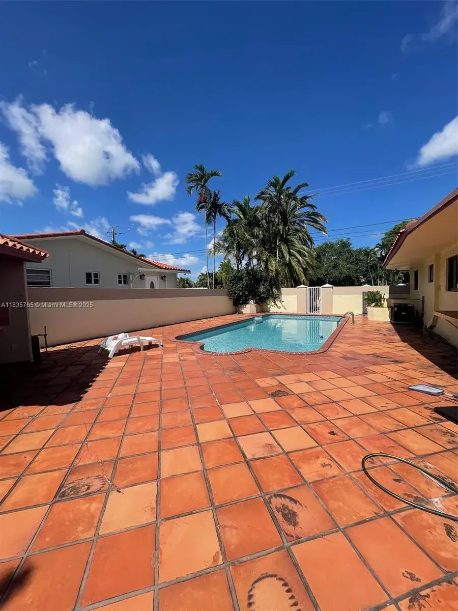 5550 SW 87th Ave, Miami FL 33165 photo 2