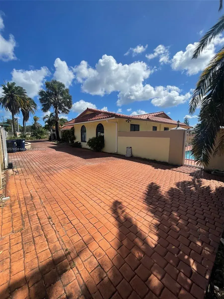 5550 SW 87th Ave, Miami FL 33165 photo 3