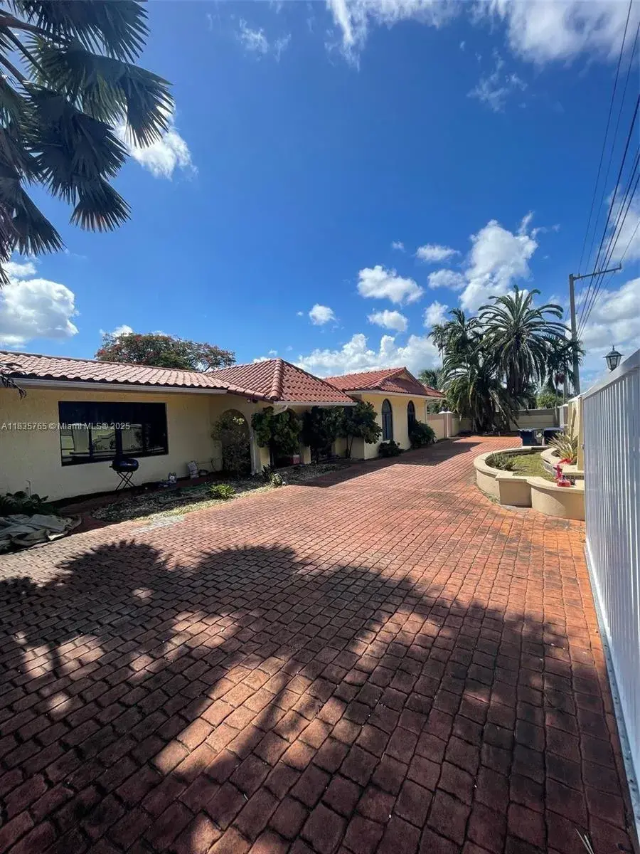 5550 SW 87th Ave, Miami FL 33165 photo 4