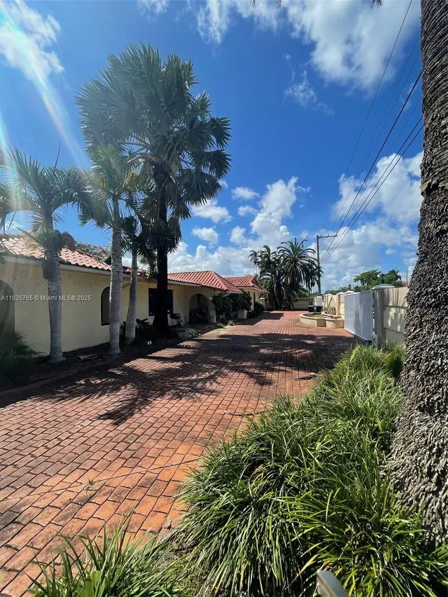 5550 SW 87th Ave, Miami FL 33165 photo 5