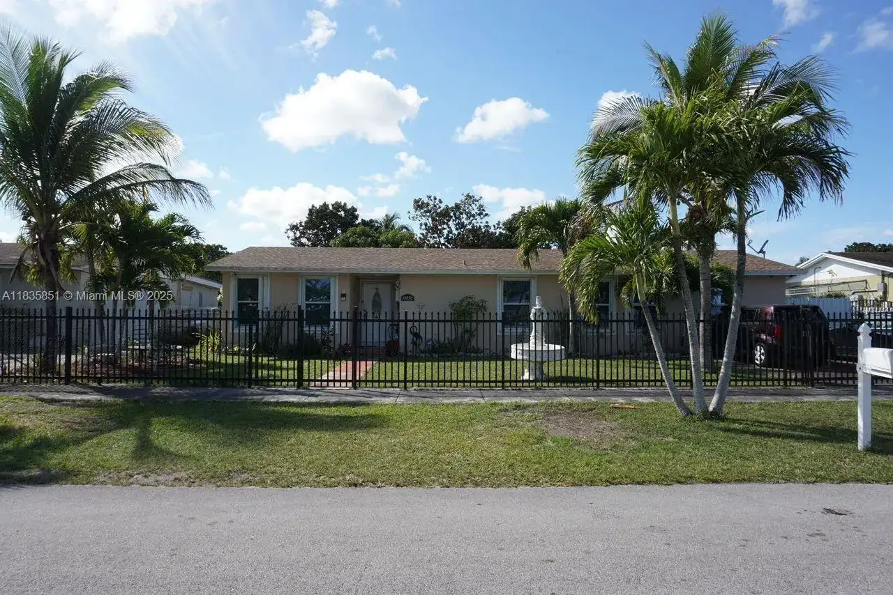 19050 125th Ave, Miami FL 33177 photo 3