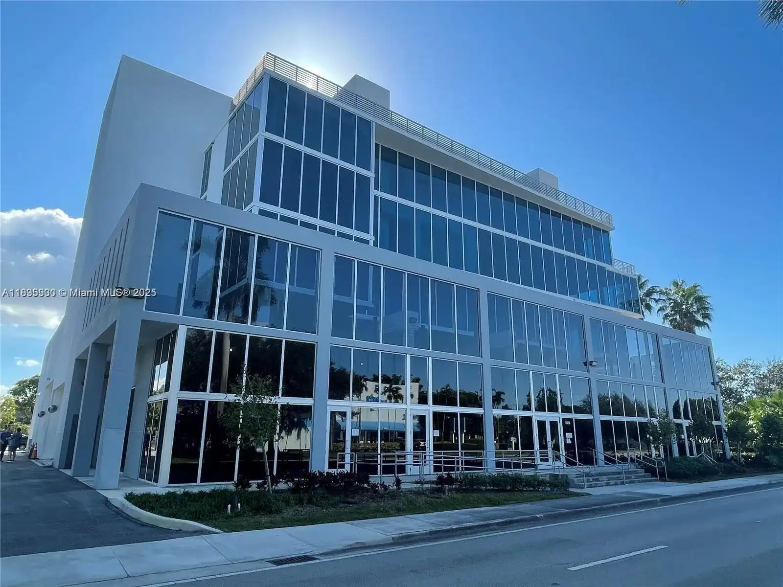 10450 NW 33rd St # 102, Doral FL 33172