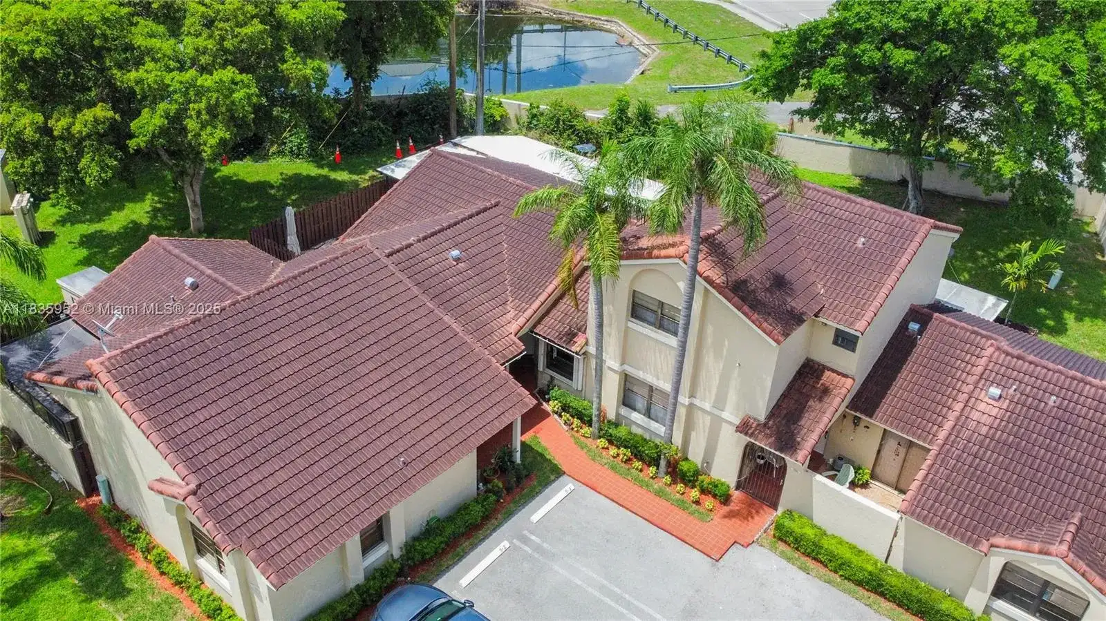 17012 NW 66th Ct, Hialeah FL 33015 photo 3