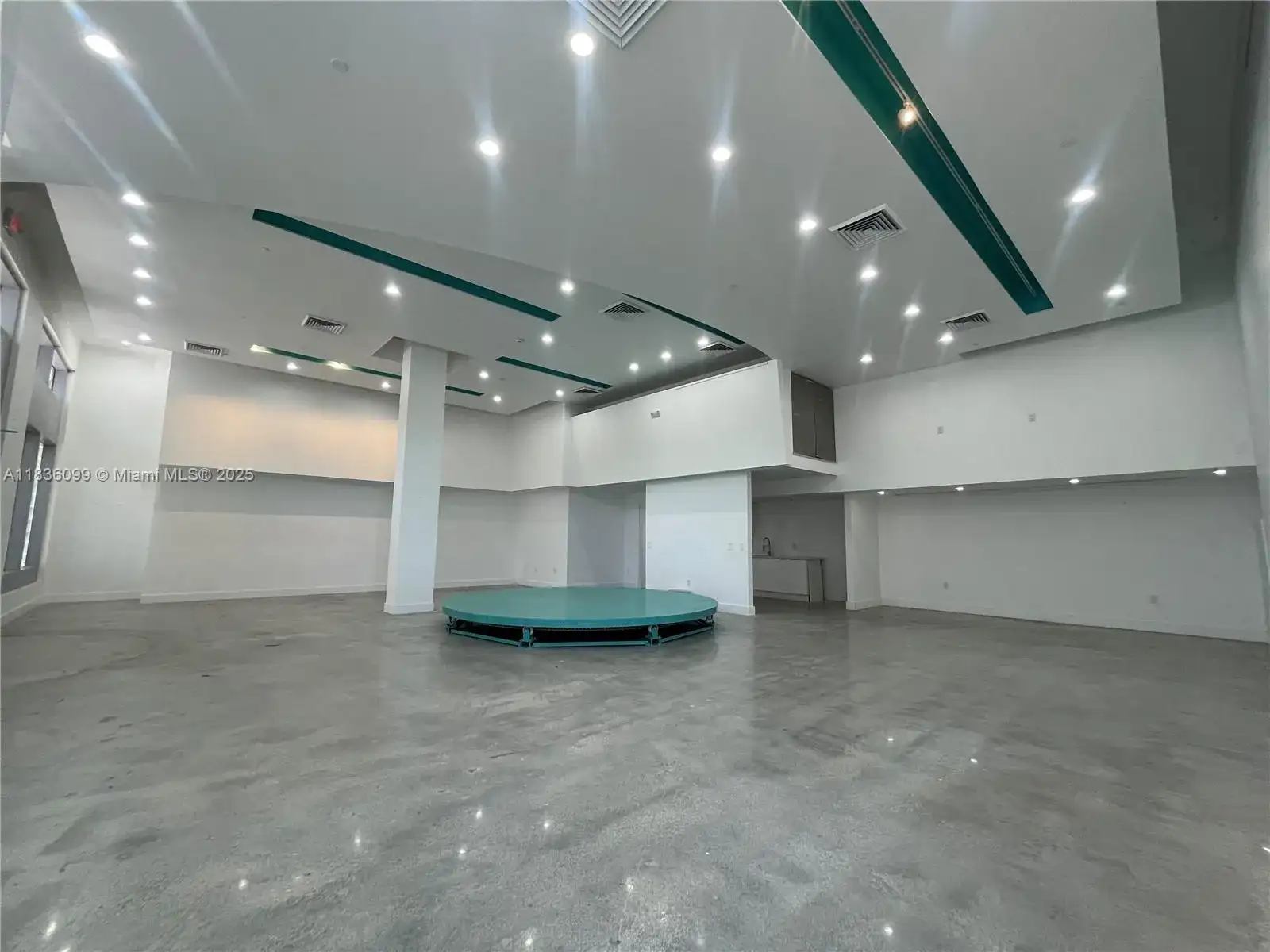 1451 Ocean Dr # 104, Miami Beach FL 33139 photo 2