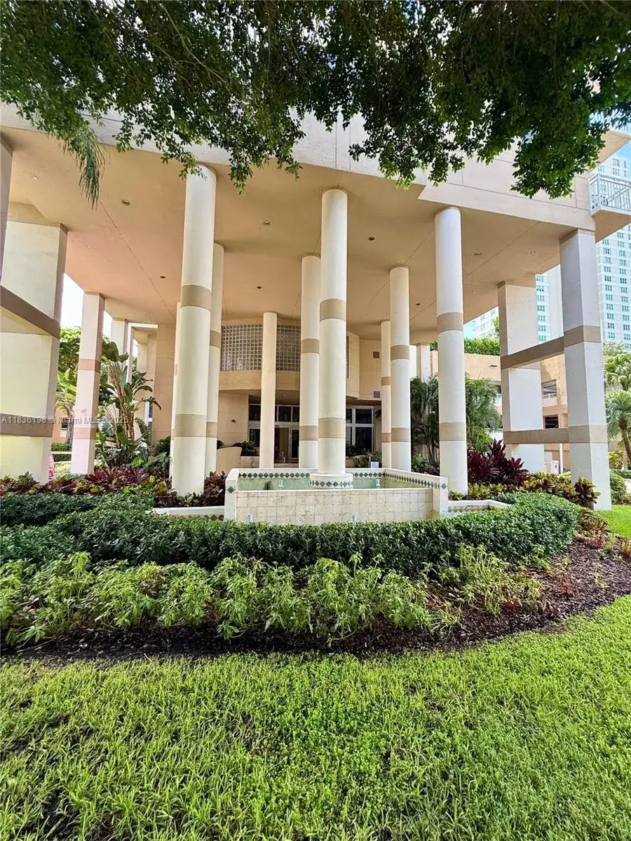 770 Claughton Island Dr # 1503, Miami FL 33131 photo 3