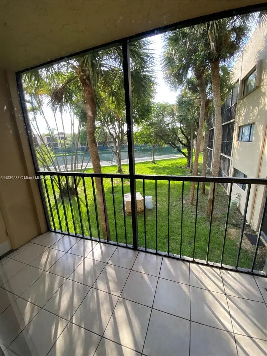8015 SW 107th Ave # 209, Miami FL 33173 photo 2