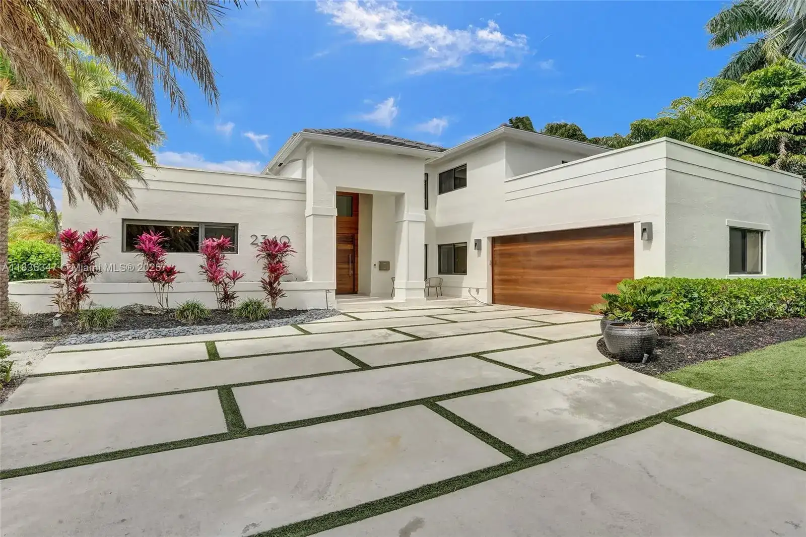2340 Aqua Vista Blvd, Fort Lauderdale FL 33301 photo 3
