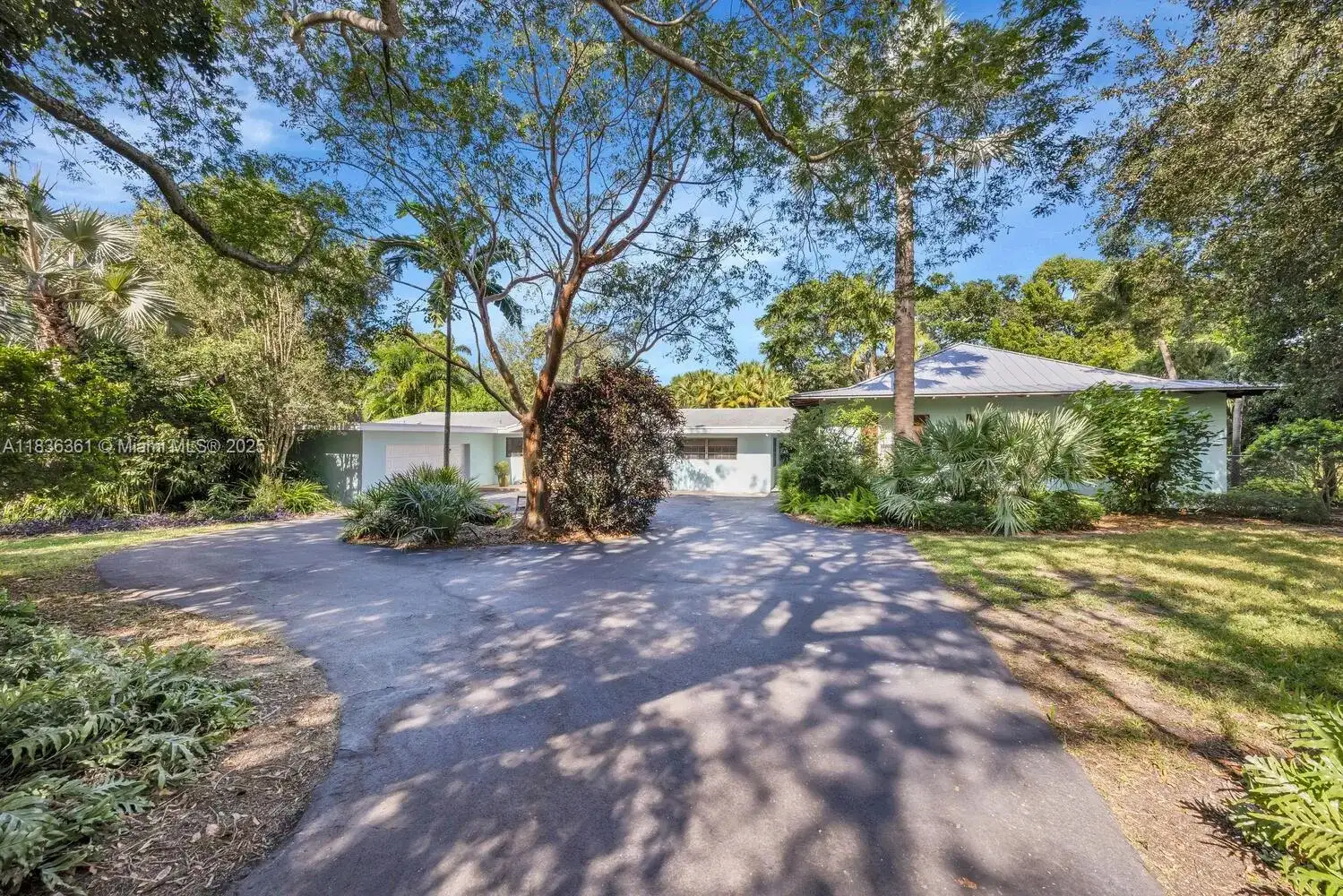 6065 SW 133rd St, Pinecrest FL 33156 photo 2