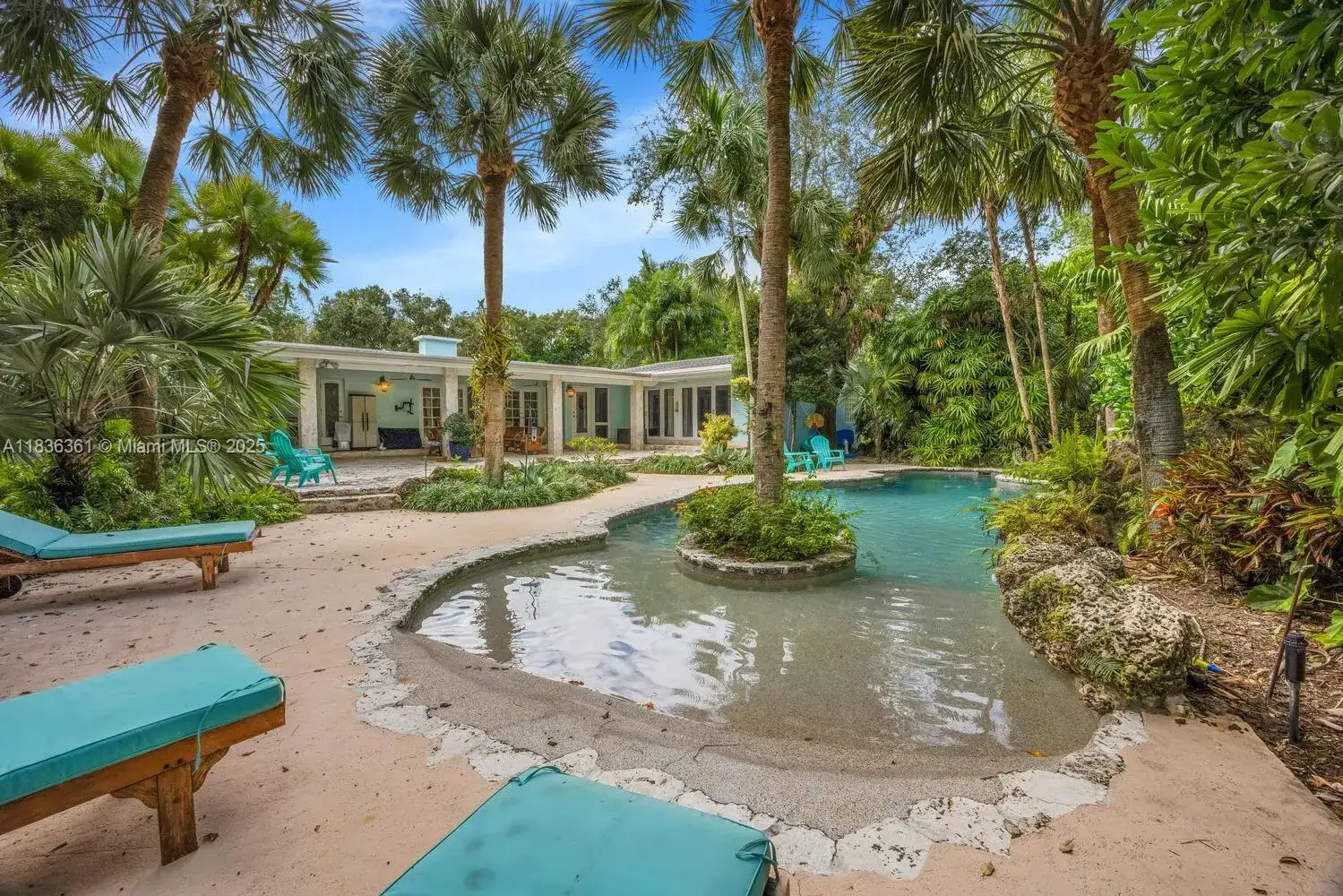 6065 SW 133rd St, Pinecrest FL 33156 photo 4