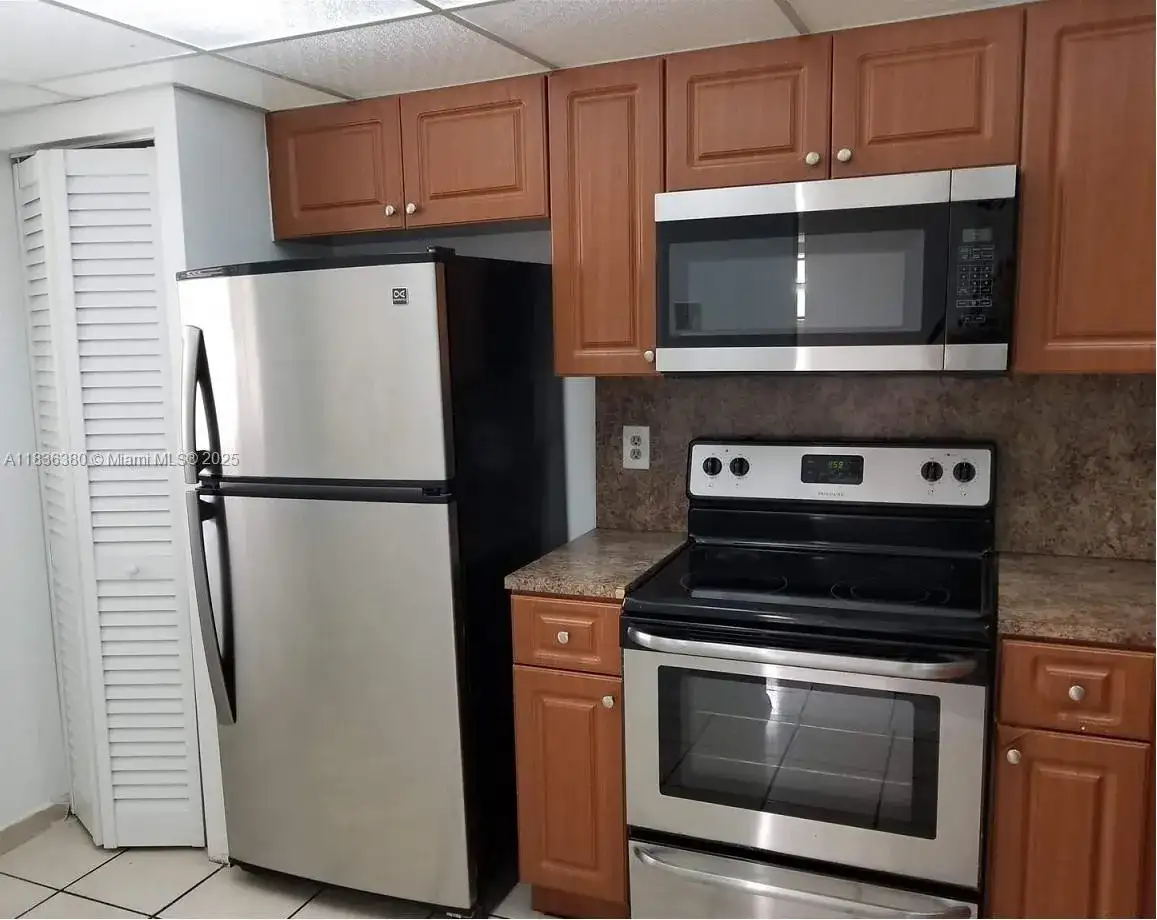 911 NE 209th Ter # 106, Miami FL 33179 photo 2