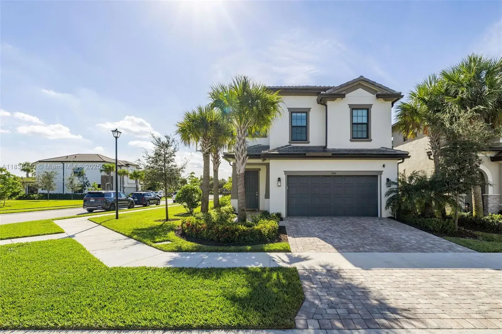 2414 Primrose Pl, Oakland Park FL 33309 photo 2