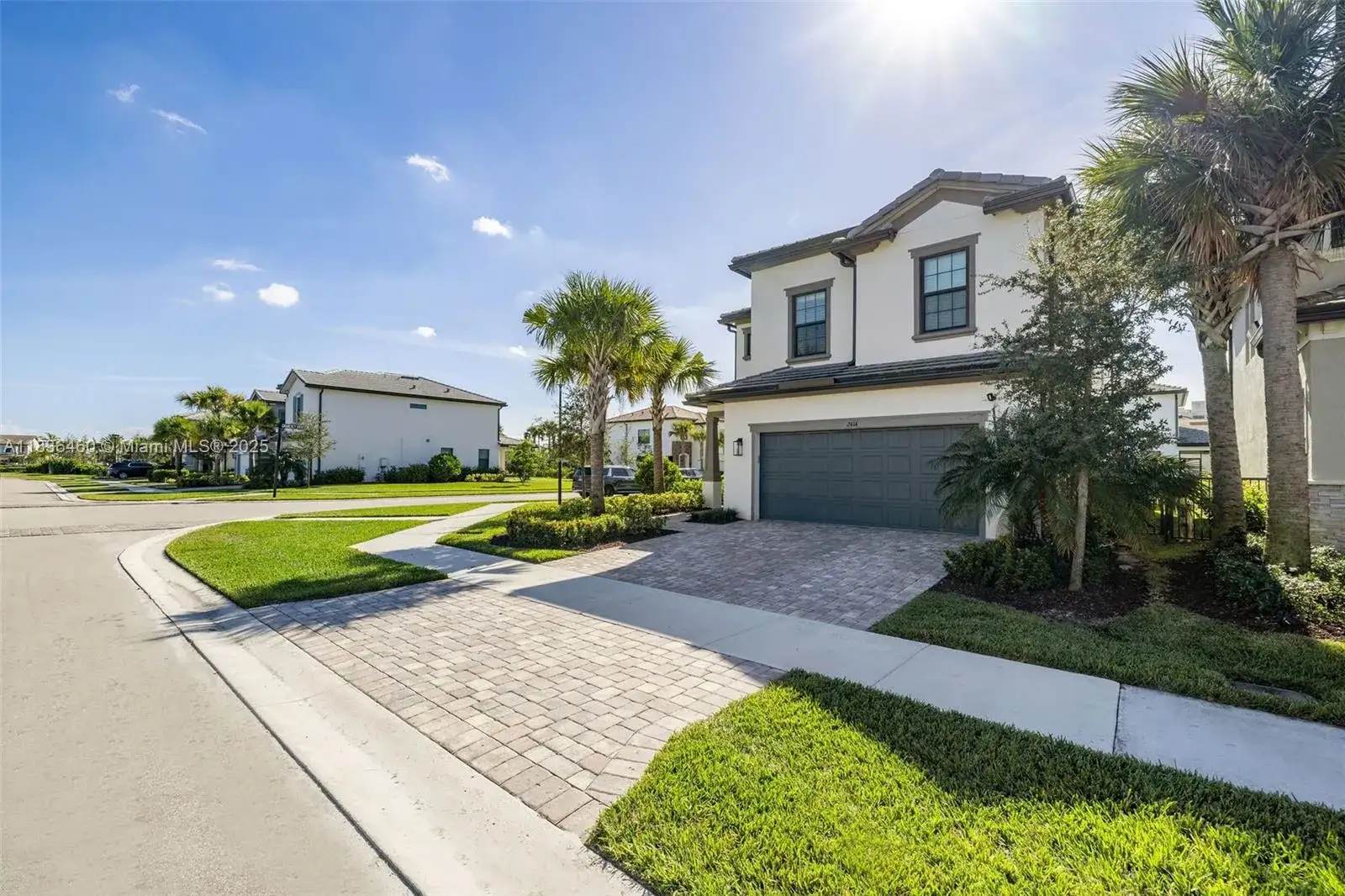 2414 Primrose Pl, Oakland Park FL 33309 photo 4