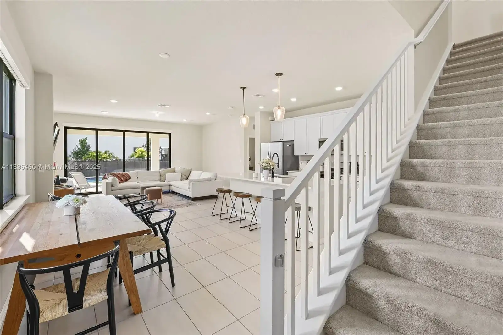 2414 Primrose Pl, Oakland Park FL 33309 photo 5