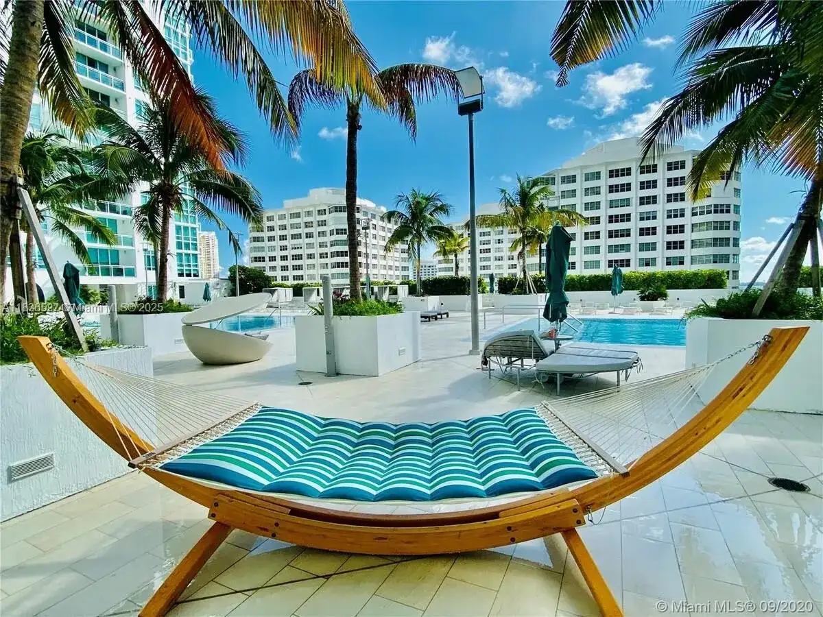 951 Brickell Ave # 2405, Miami FL 33131 photo 4