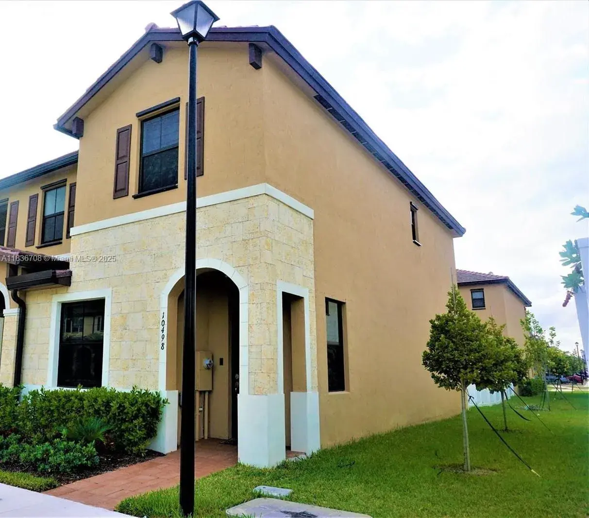 10498 W 33rd Way, Hialeah FL 33018