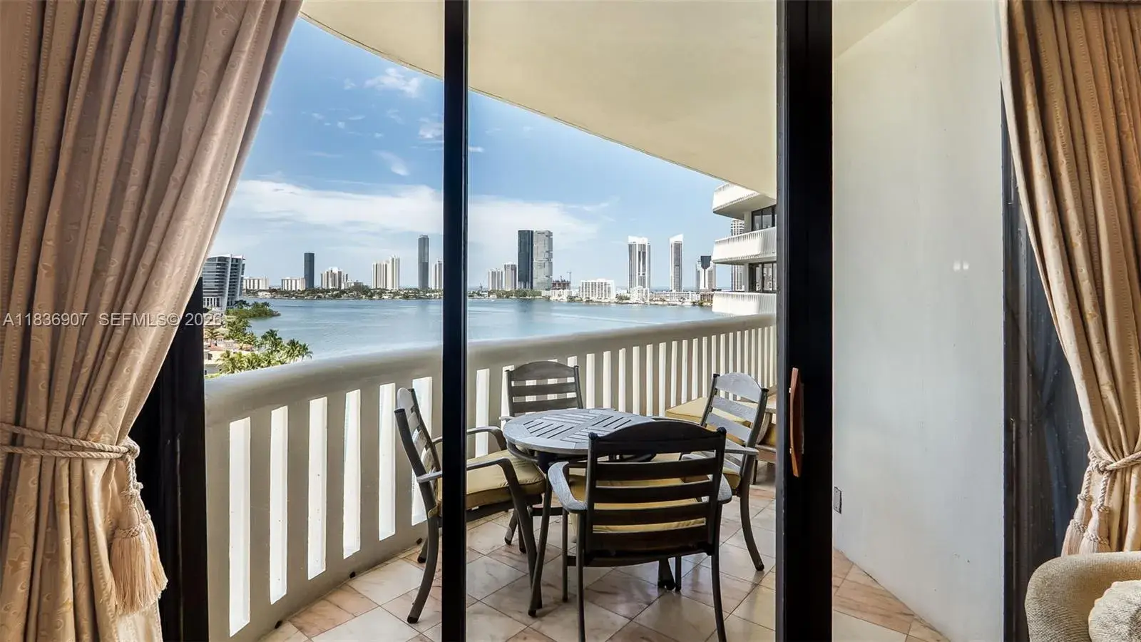 3000 Island Blvd # 1103, Aventura FL 33160