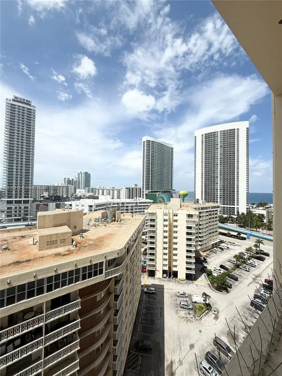 1833 S OCEAN DR # 1707, Hallandale Beach FL 33009