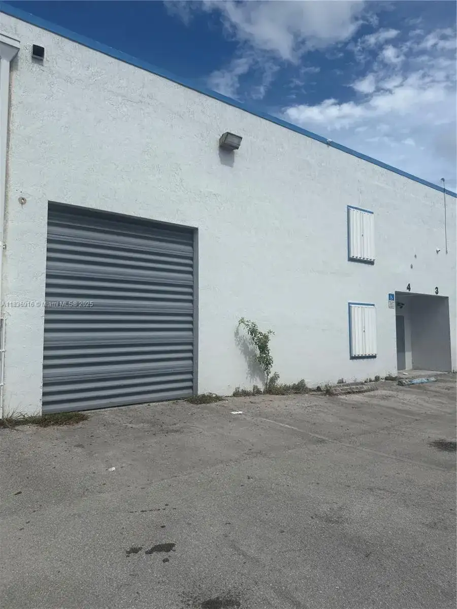 2205 W 80th St # 4, Hialeah FL 33016 photo 3
