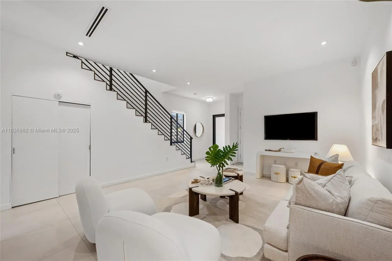 3070 Elizabeth St, Coconut Grove FL 33133