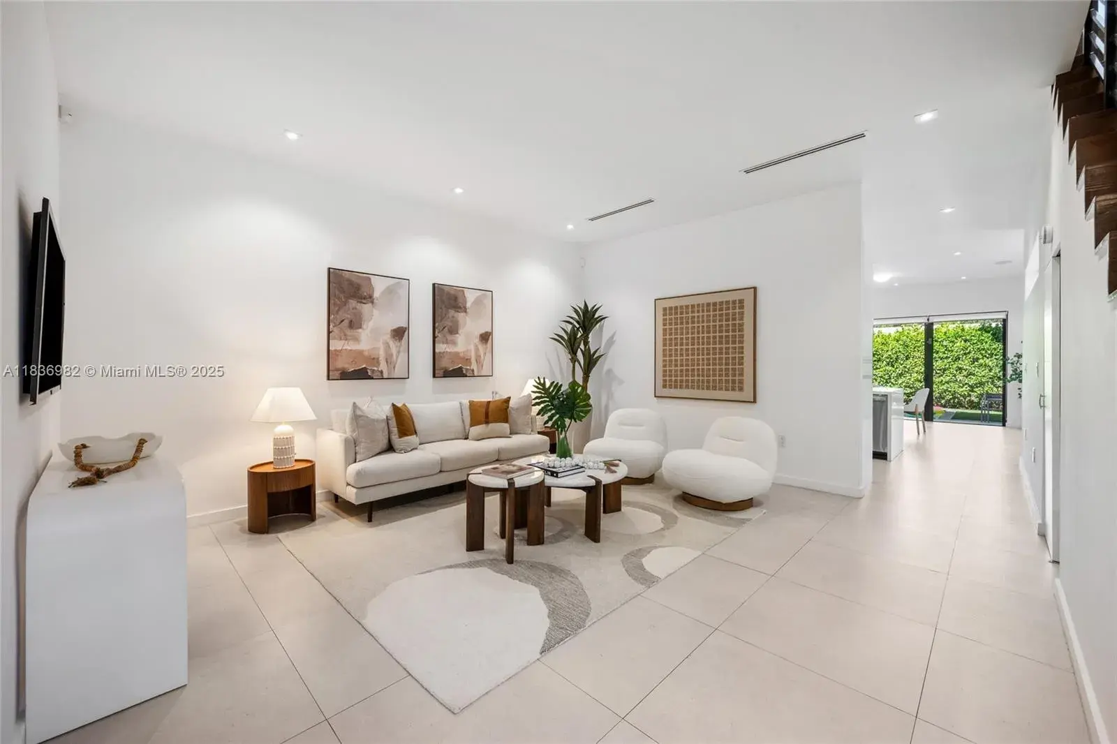 3070 Elizabeth St, Coconut Grove FL 33133