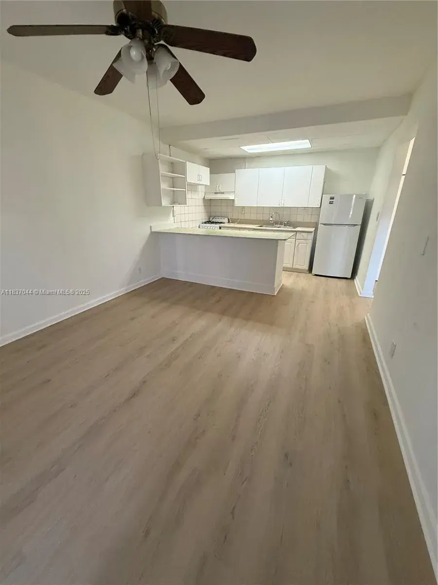 1845 Pembroke Rd # 11, Hollywood FL 33020