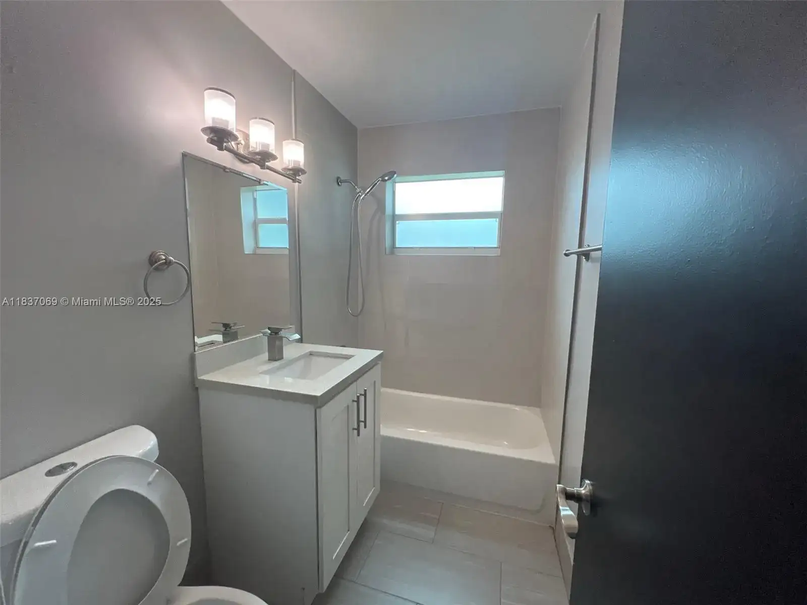 2569 NW 61st Ave, Margate FL 33063 photo 4