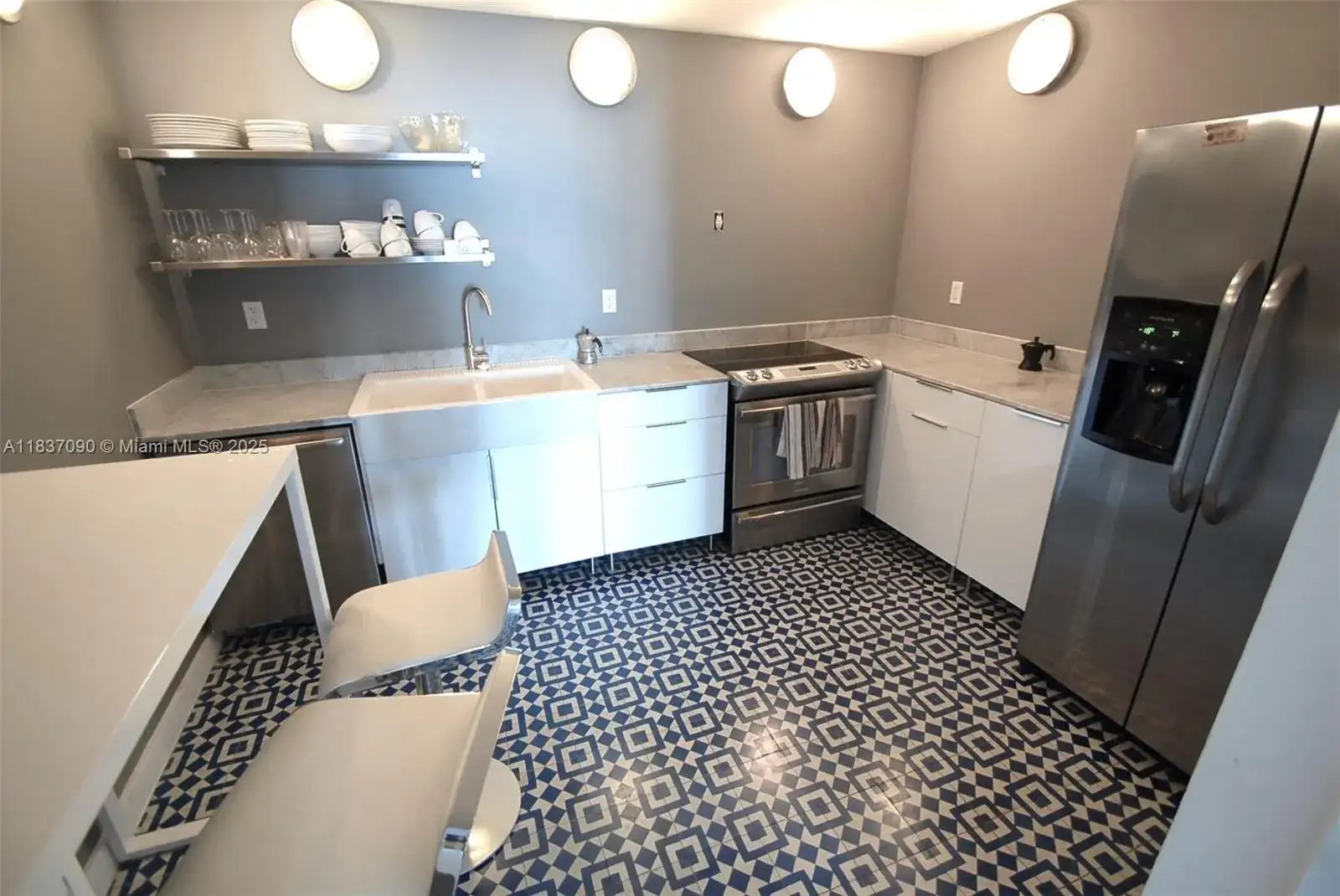 1800 Collins Ave # 18F, Miami Beach FL 33139 photo 3