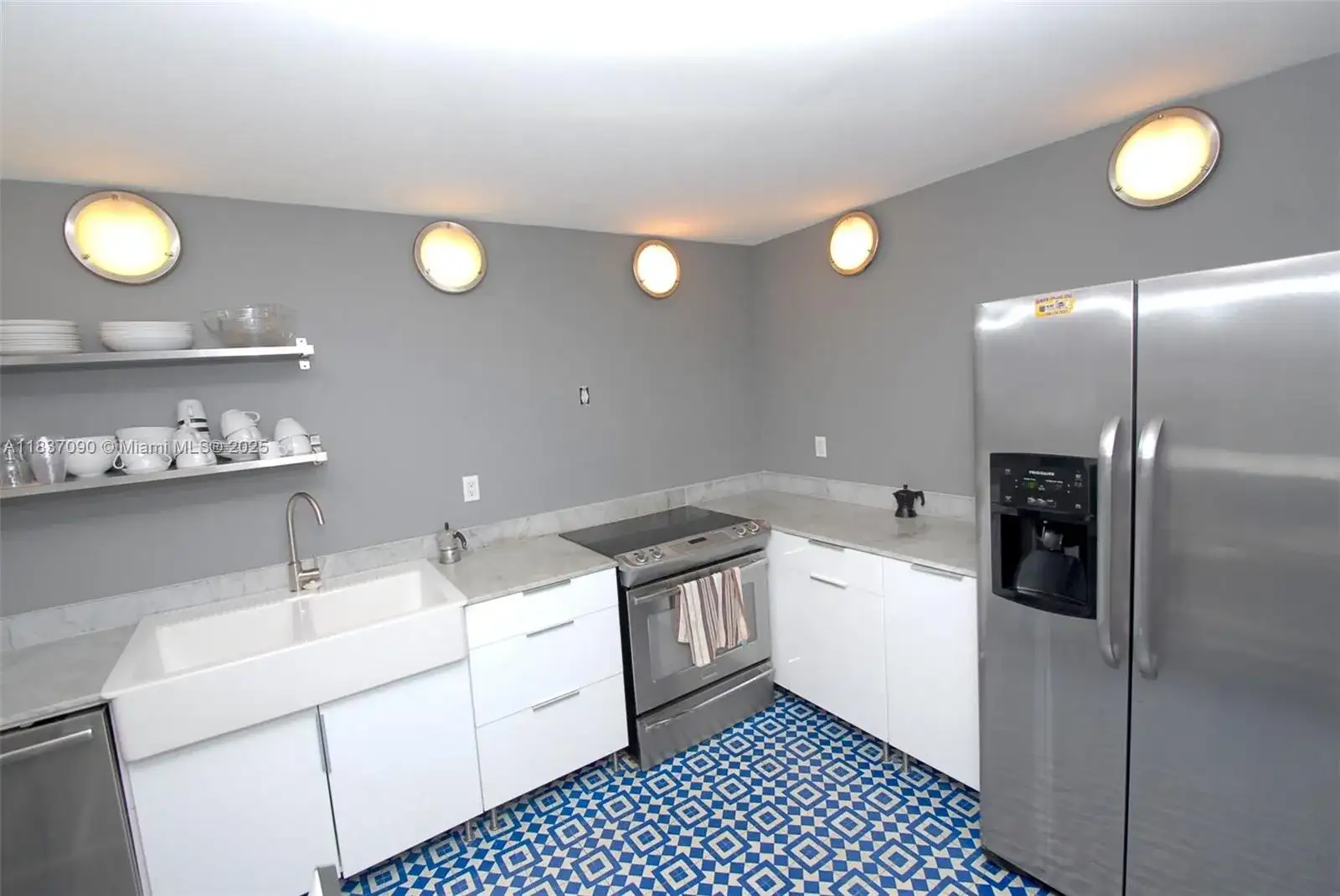 1800 Collins Ave # 18F, Miami Beach FL 33139 photo 4