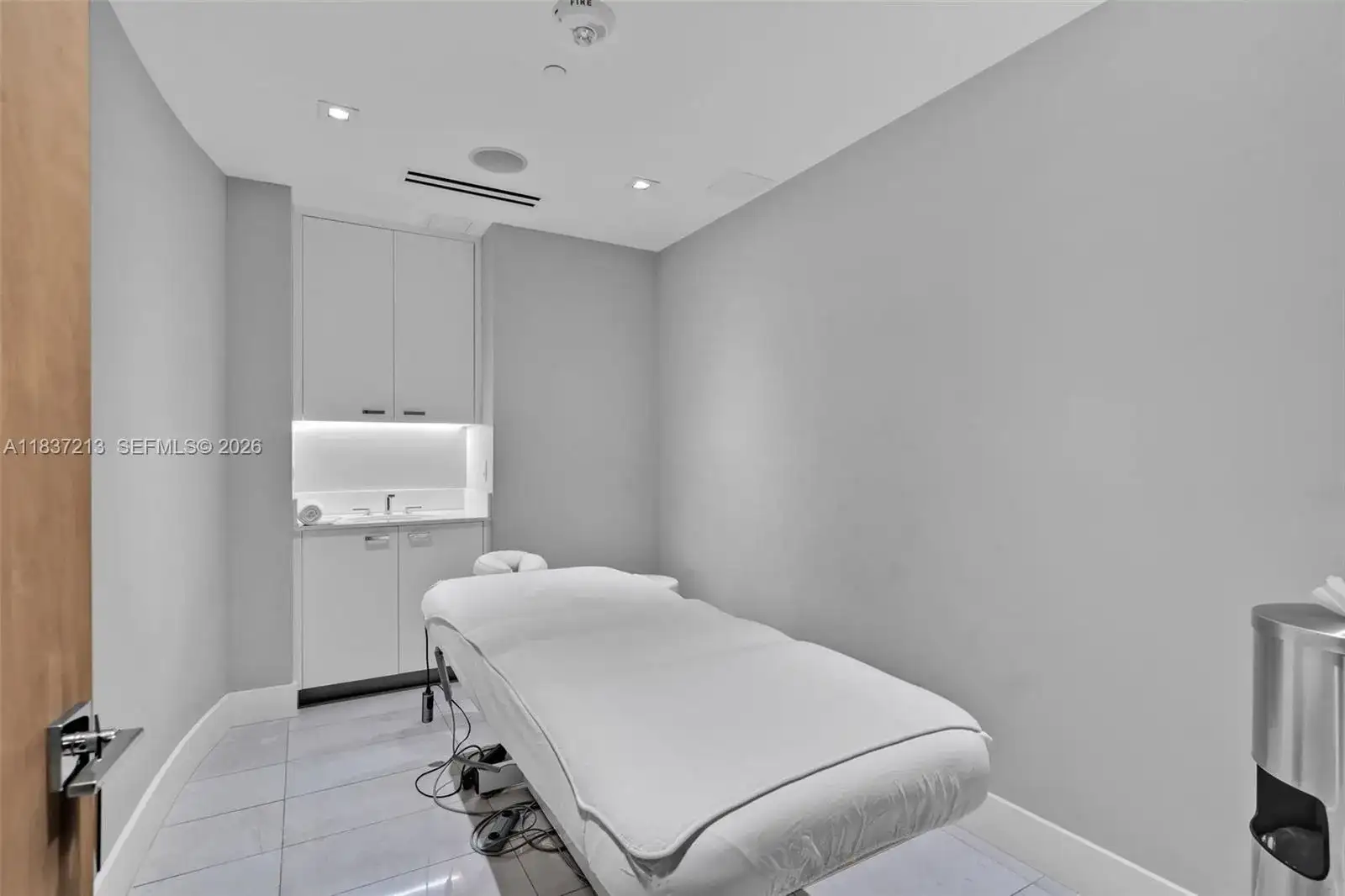 1643 Brickell Ave # 1406, Miami FL 33129 photo 5