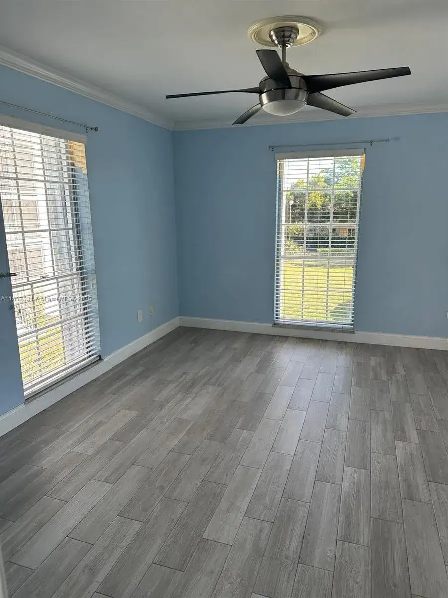 661 N University Dr # 201, Pembroke Pines FL 33024