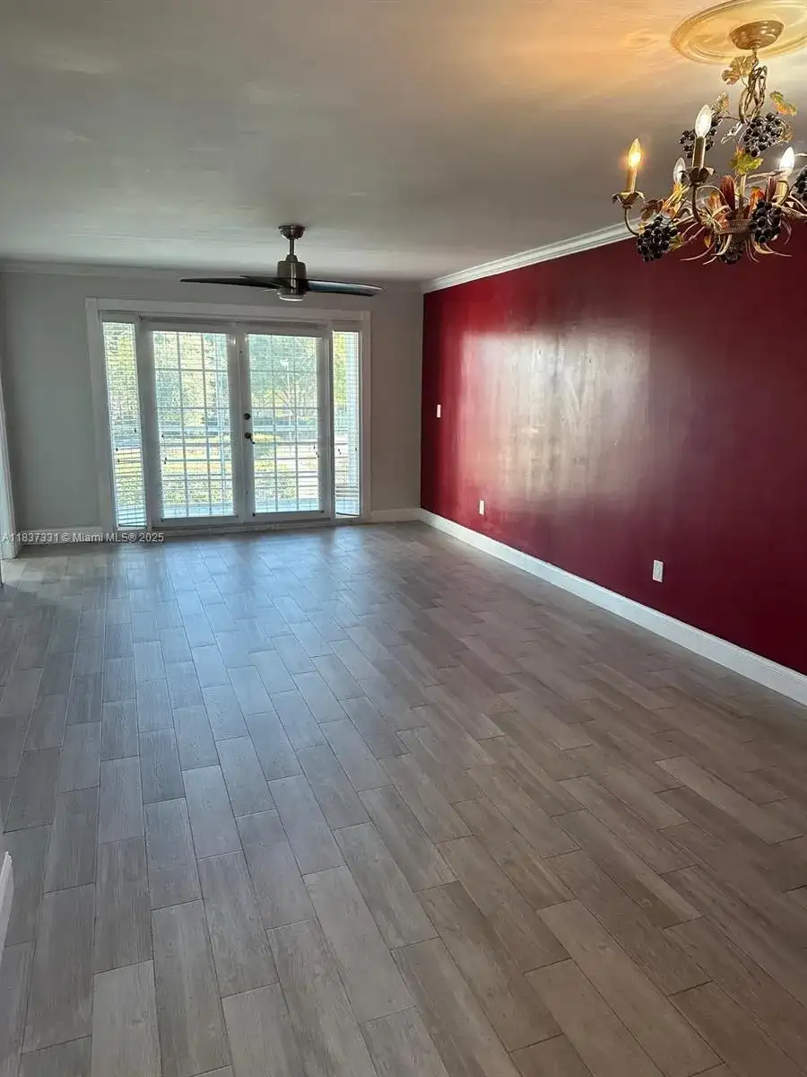 661 N University Dr # 201, Pembroke Pines FL 33024 photo 2