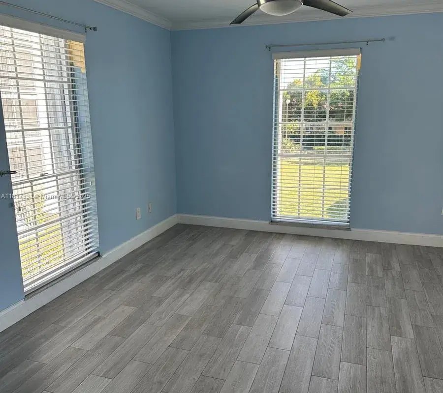 661 N University Dr # 201, Pembroke Pines FL 33024