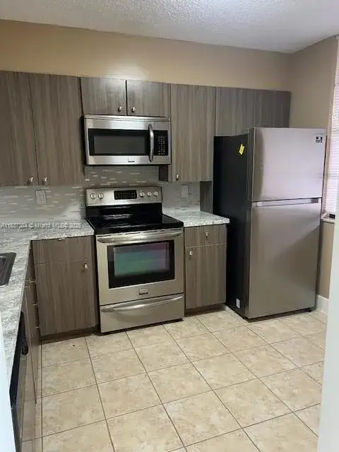 1715 Whitehall Dr # 405, Davie FL 33324 photo 4