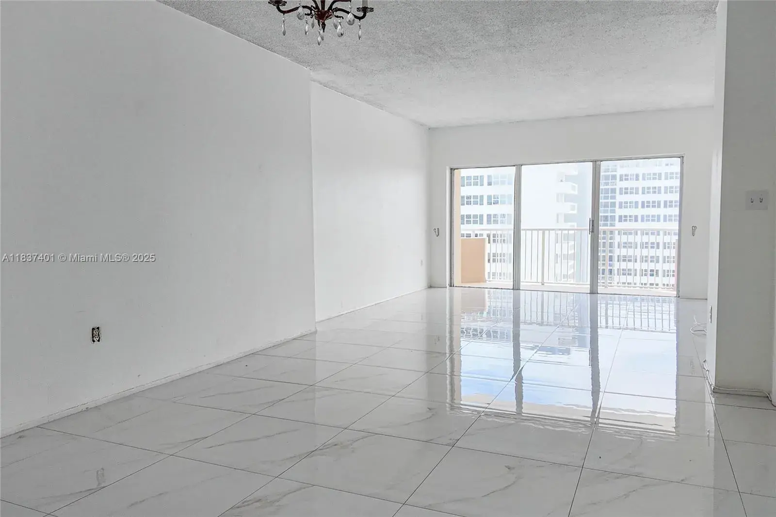 1980 S Ocean Dr # 17L, Hallandale Beach FL 33009