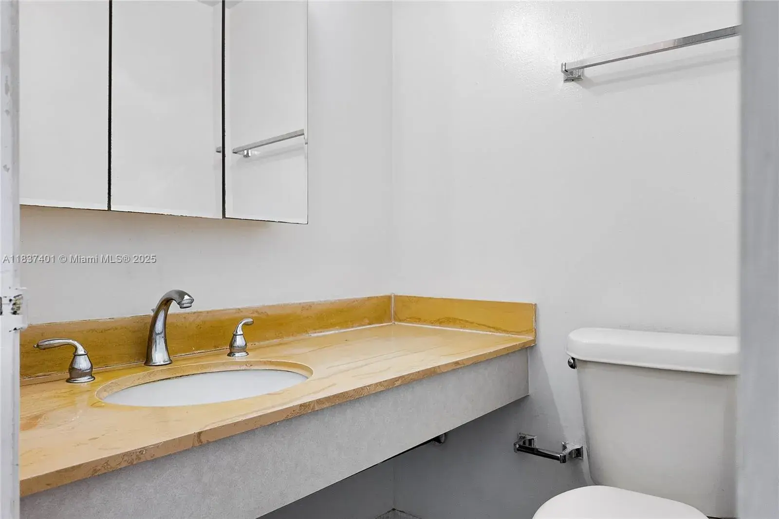 1980 S Ocean Dr # 17L, Hallandale Beach FL 33009