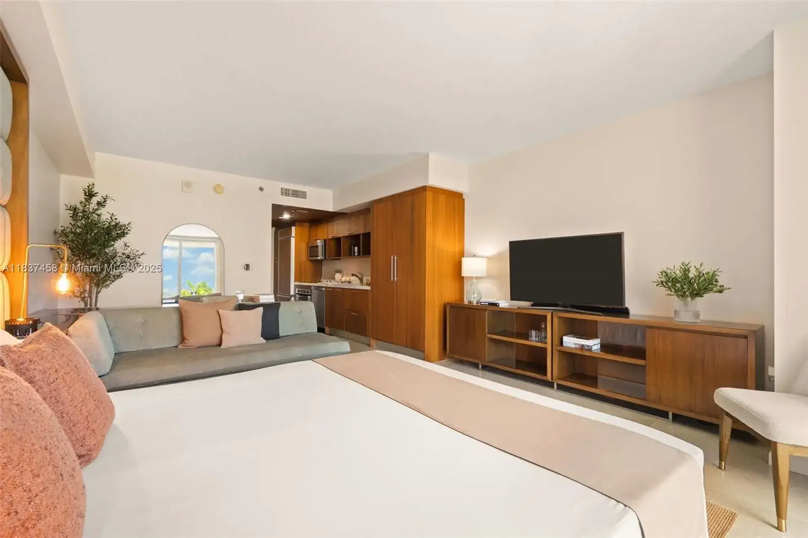 50 Biscayne Blvd # 411, Miami FL 33132 photo 4
