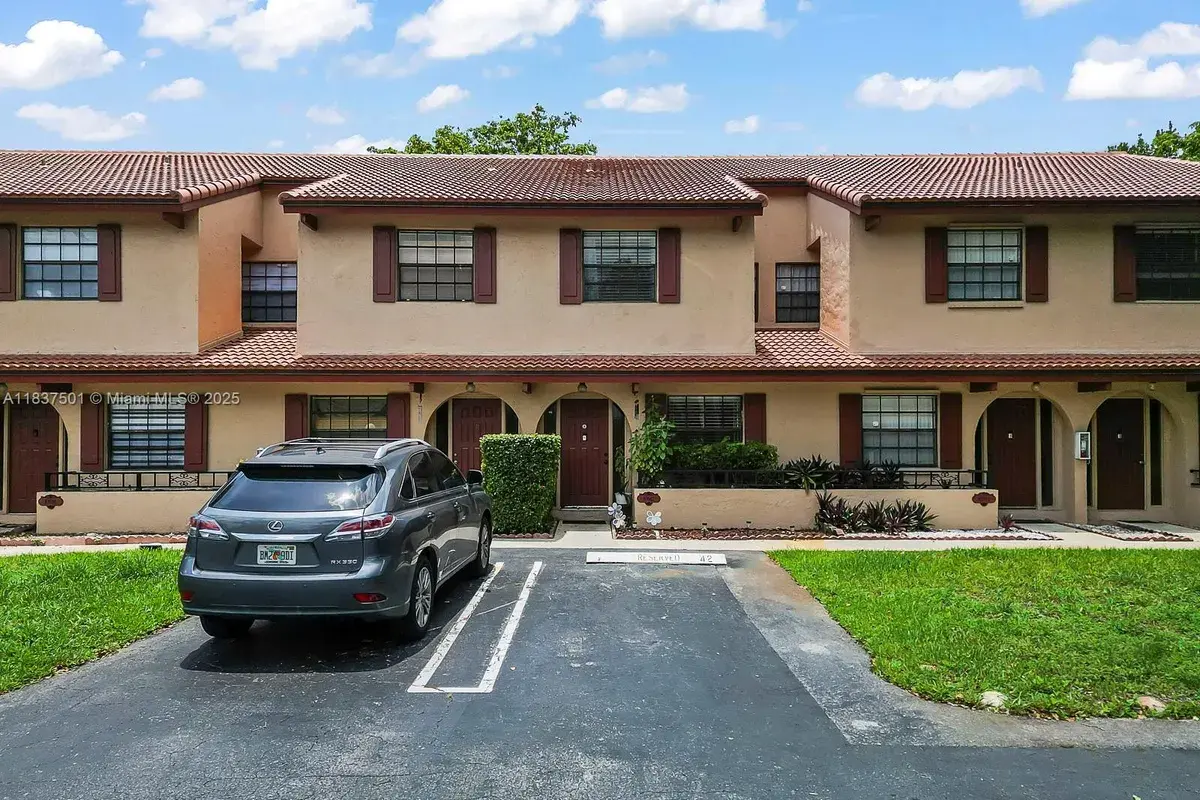 10942 W Sample Rd # E1, Coral Springs FL 33065