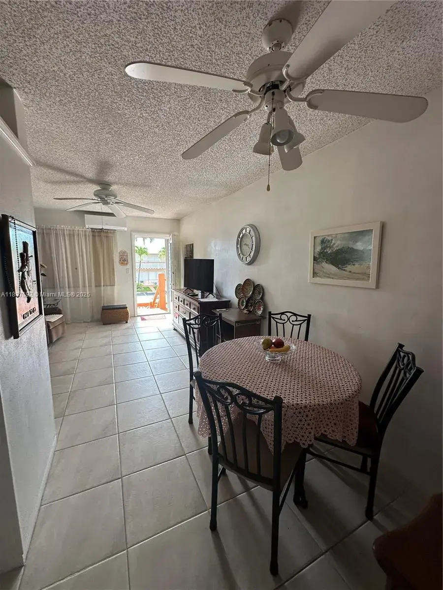 920 SW 11th Ave # 12A, Hallandale Beach FL 33009