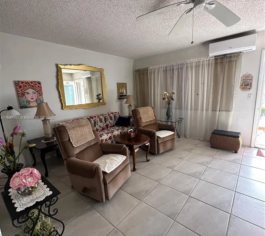 920 SW 11th Ave # 12A, Hallandale Beach FL 33009