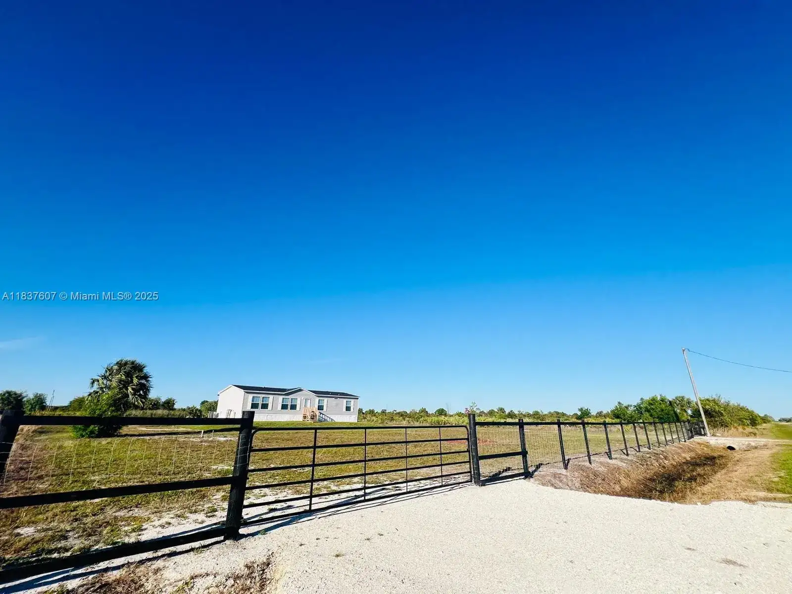 16371 NW 262 st, Okeechobee FL 34972 photo 5