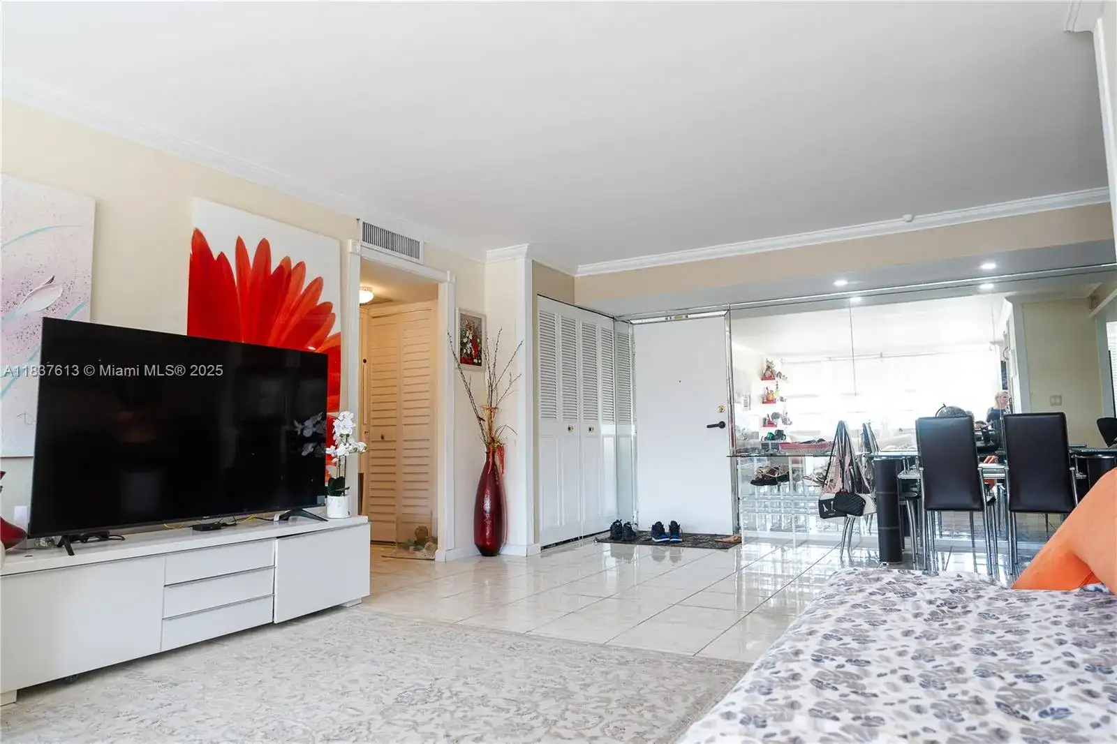250 174th St # 502, Sunny Isles Beach FL 33160 photo 3