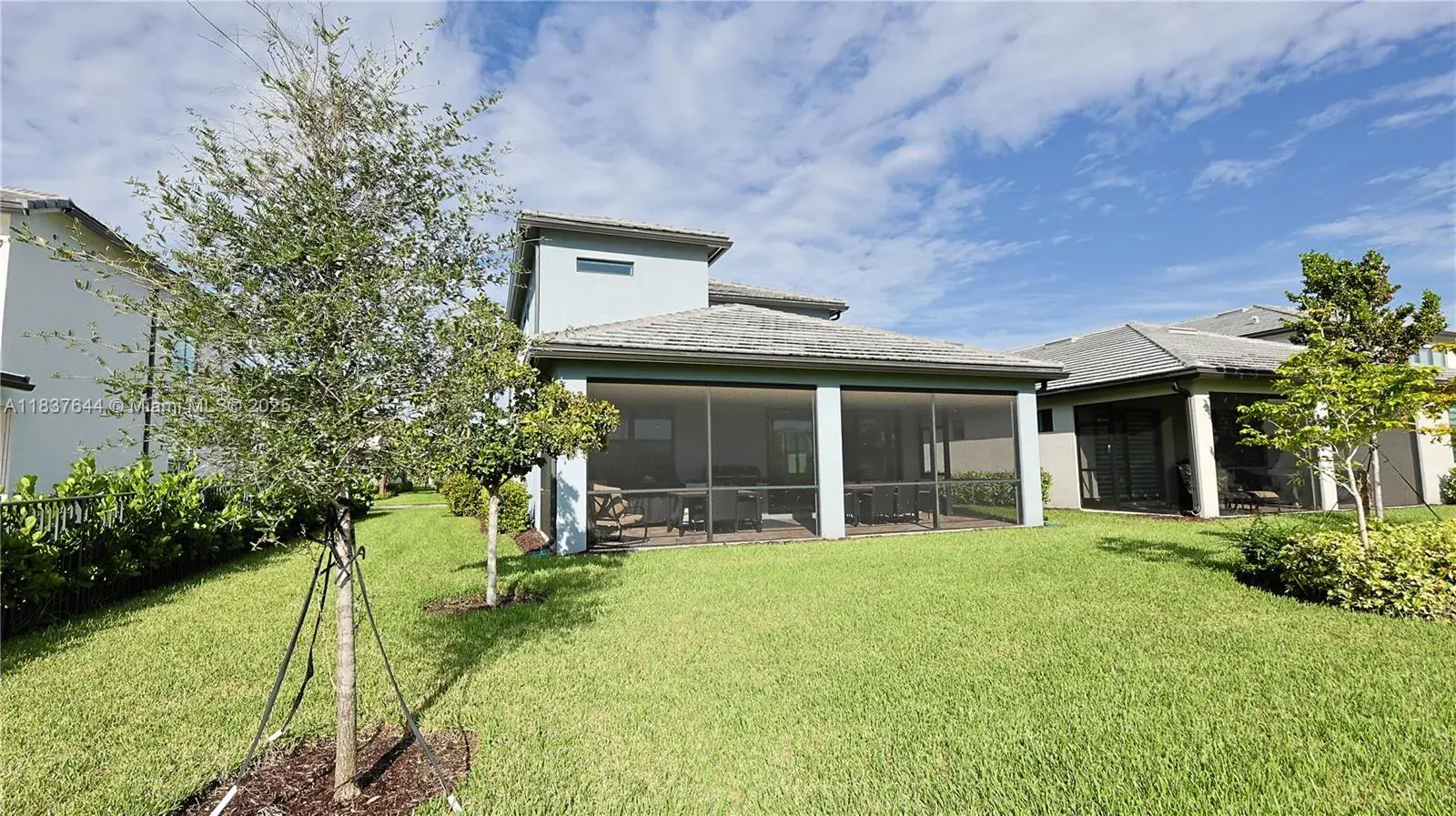 4468 Spruce Ln, Oakland Park FL 33309